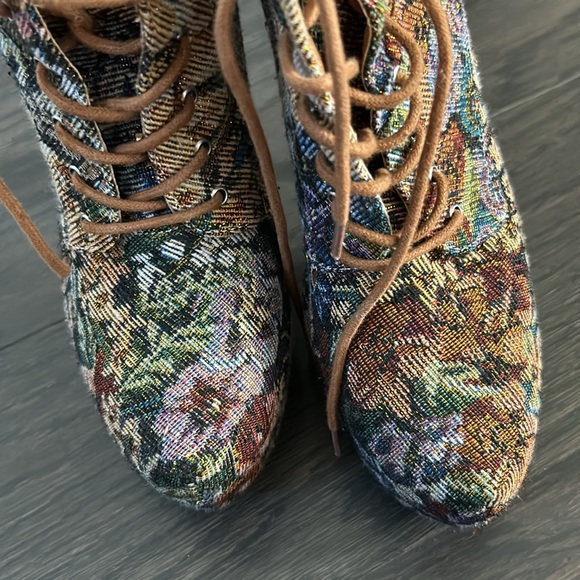 Aldo Booties - Picture 7 of 8